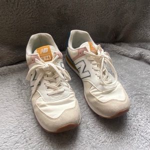 New balance shoes